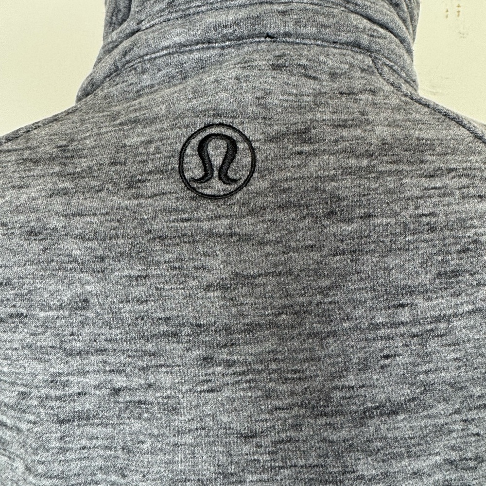 Lululemon Radiant Jacket size 8 - Picture 8 of 13